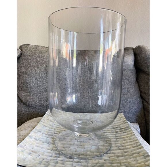 Clear luxury home vase - Picture 3 of 5